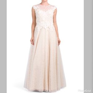 NWT Sleeveless Lace Bridal or Prom Gown - Ivory